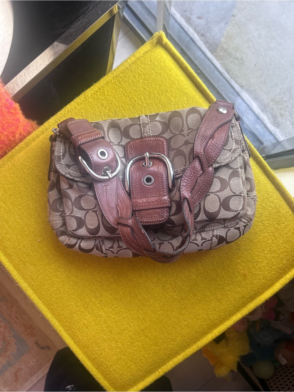 11862 Signature Coach C Tan Soho Double Pocket Shoulder Bag - Picture 4 of 10
